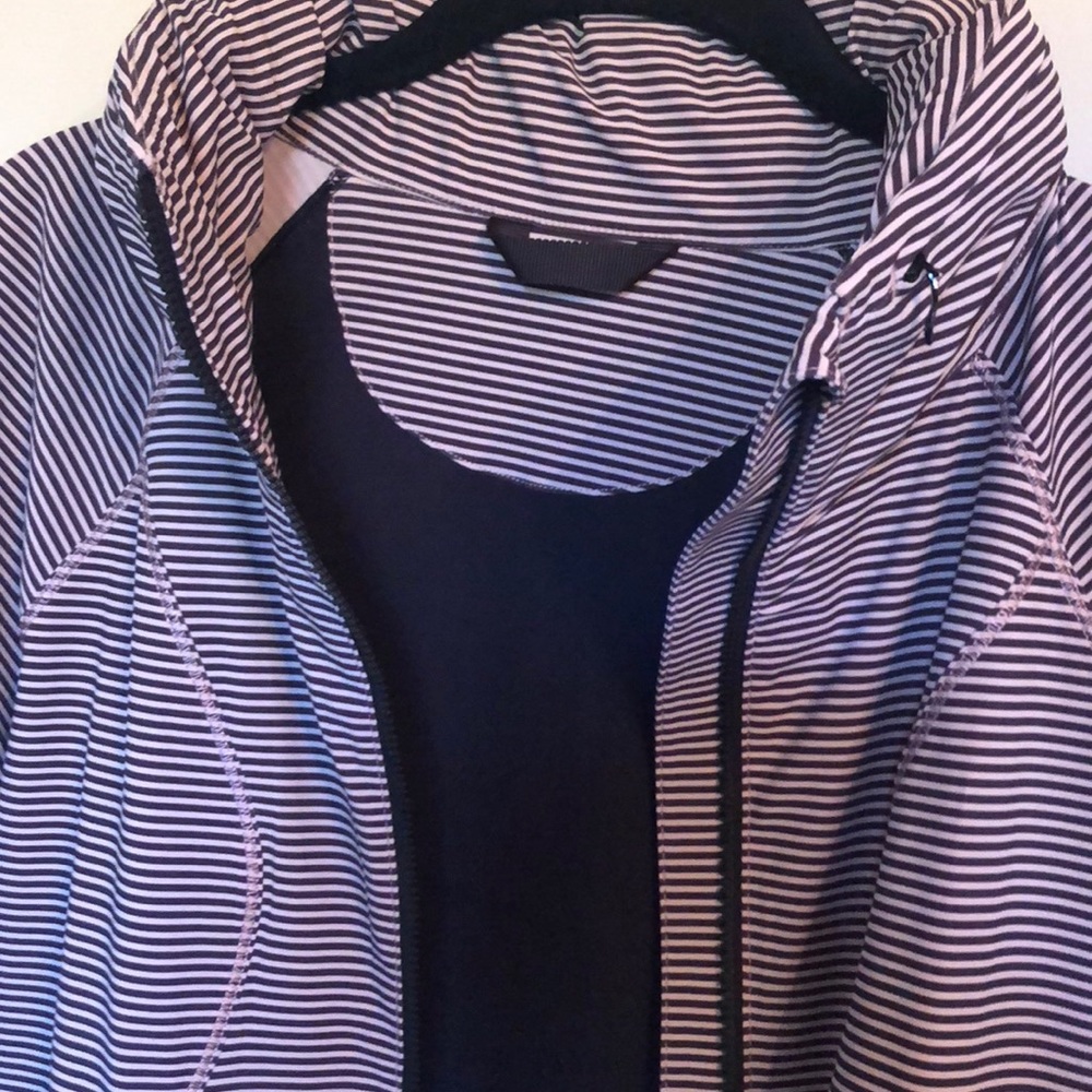 Lululemon Jacket in size 6